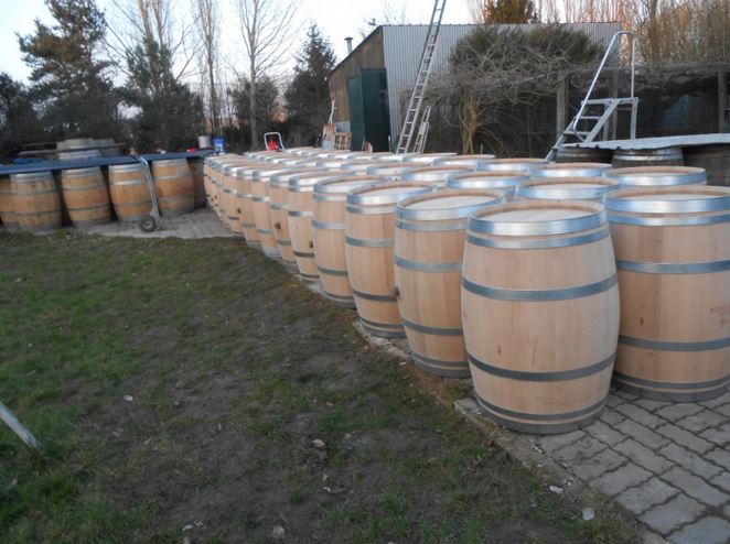 Barrique de vin en bois de chêne 225 Litres comme citerne- restaurée
