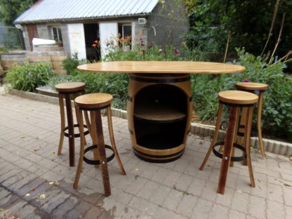 Table barrique avec plateau ovalisé en chêne